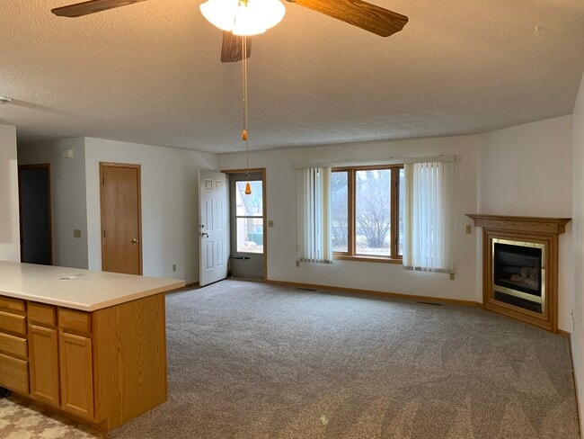 Building Photo - 814 Hagman St