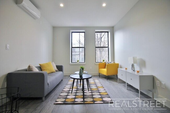 Foto del edificio - Giant 1 BED in Bushwick!