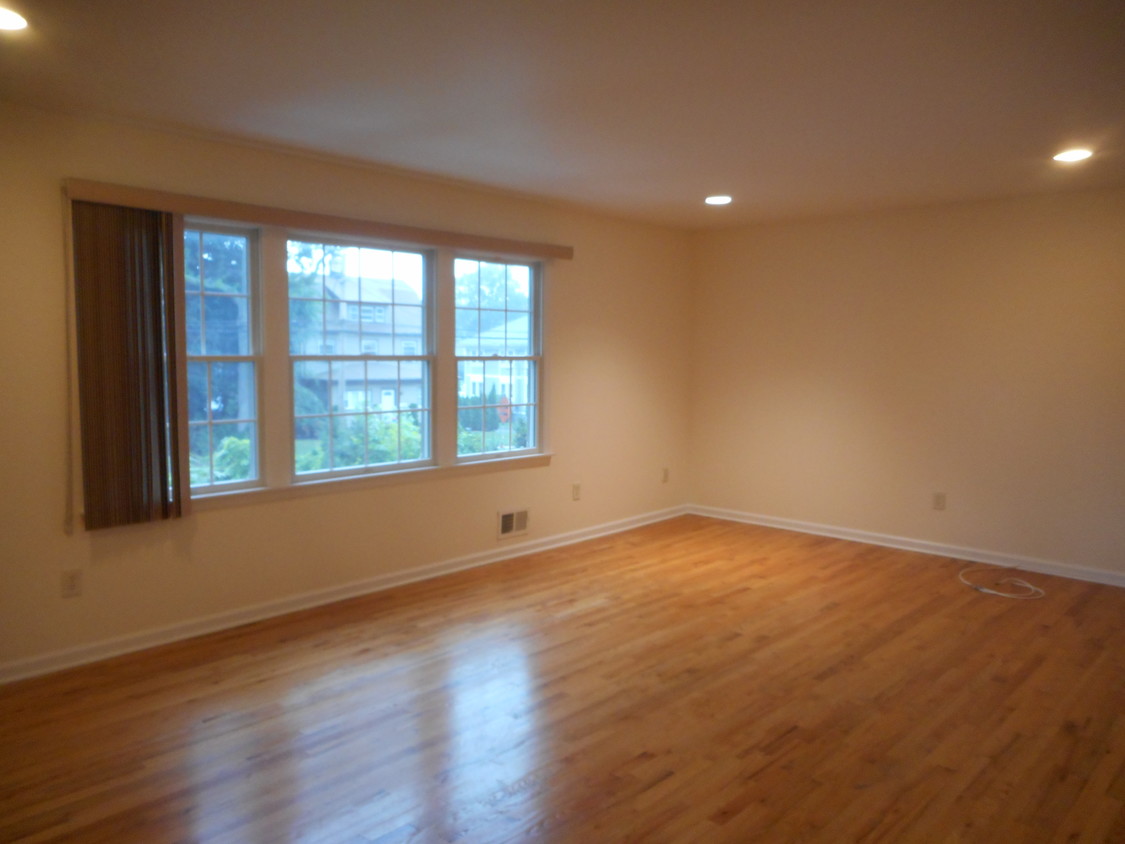 Foto principal - 5 Maple Ave