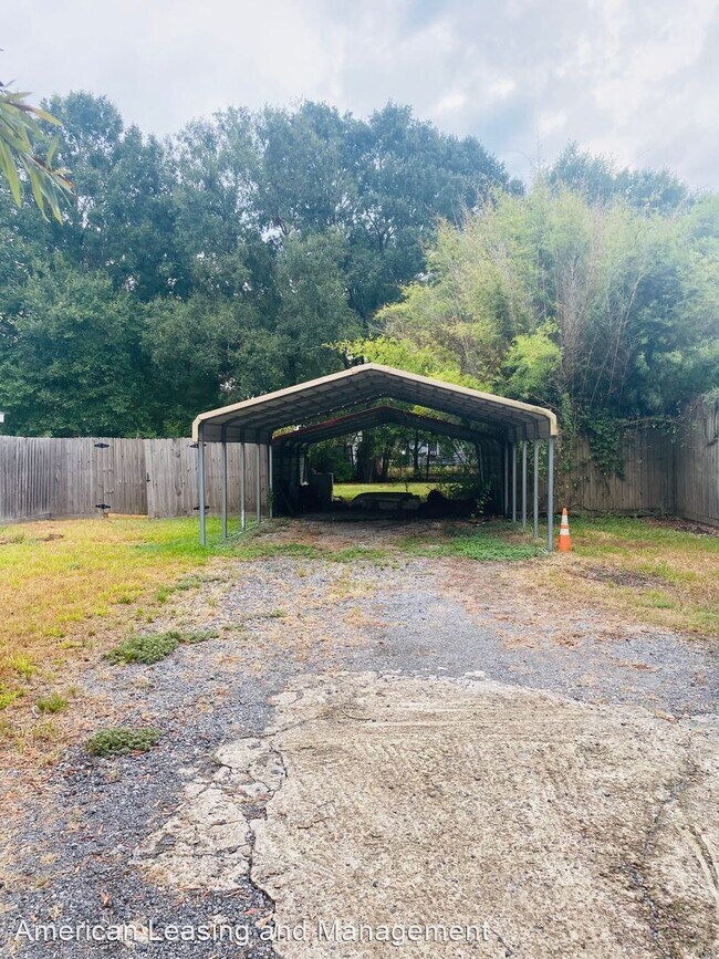 Building Photo - 3 br, 1.5 bath House - 115 6th Ave