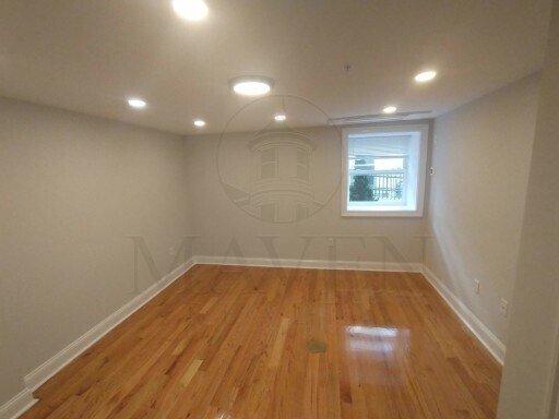 Building Photo - Watertown Square area, deleaded 2 bedroom,...