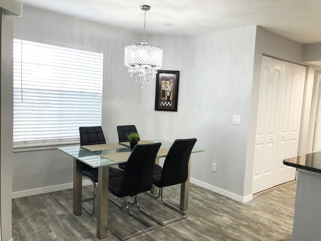 Foto del edificio - 7220 Westpointe Blvd