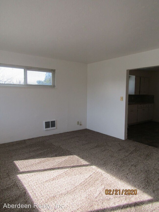 Building Photo - 2 br, 1 bath House - 2220 Bay Avenue