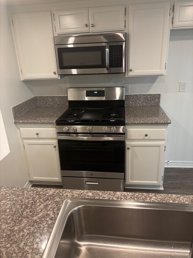 Foto del edificio - The Newporter Apartments