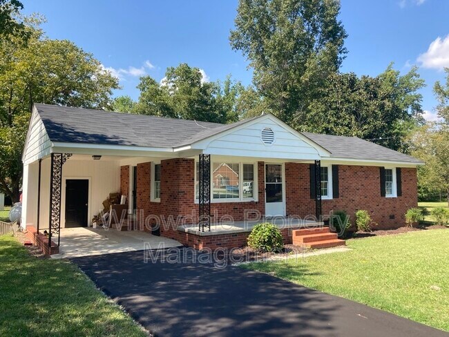 Foto del edificio - 110 Church Cir Ln