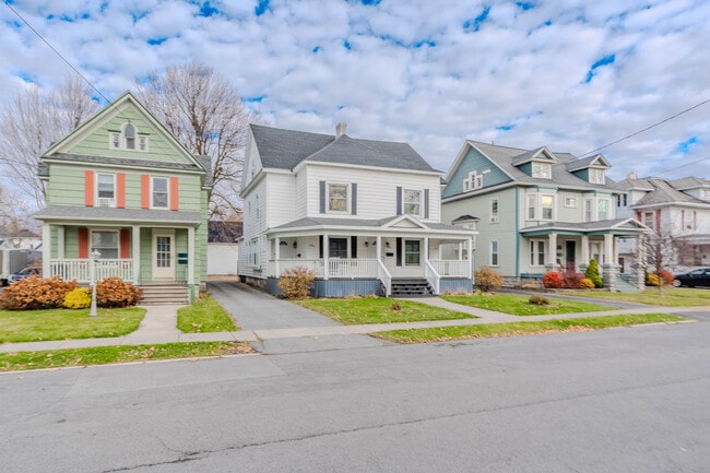 Foto del edificio - 133 Bowers Ave