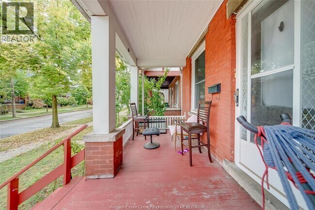 Photo du bâtiment - 1171 Windermere Rd