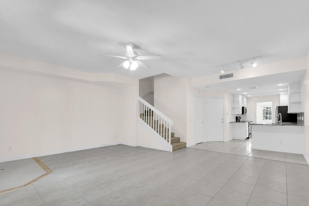 Primary Photo - 3183 E Community Dr