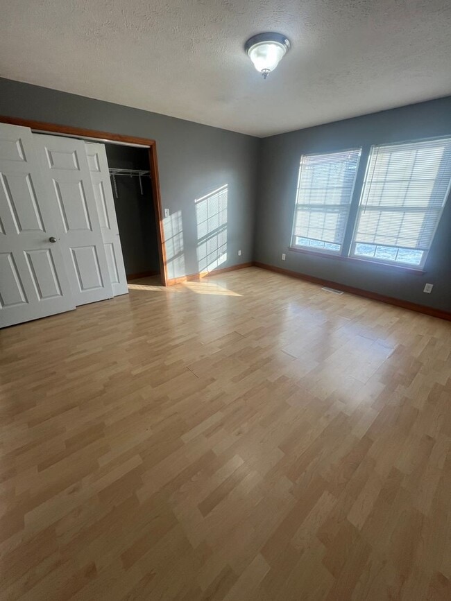 Foto del edificio - BEAUTIFUL LARGE 2 bedroom 2 bath CHATHAM SCHOOLS SPRINGFIELD UTILITIES