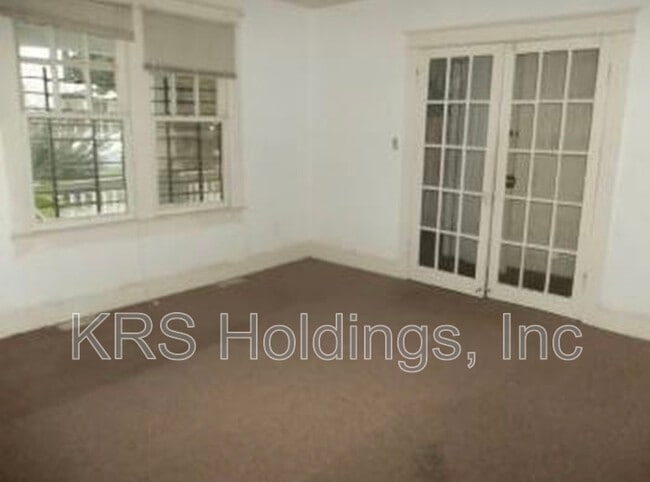 Building Photo - 862 Rugby St