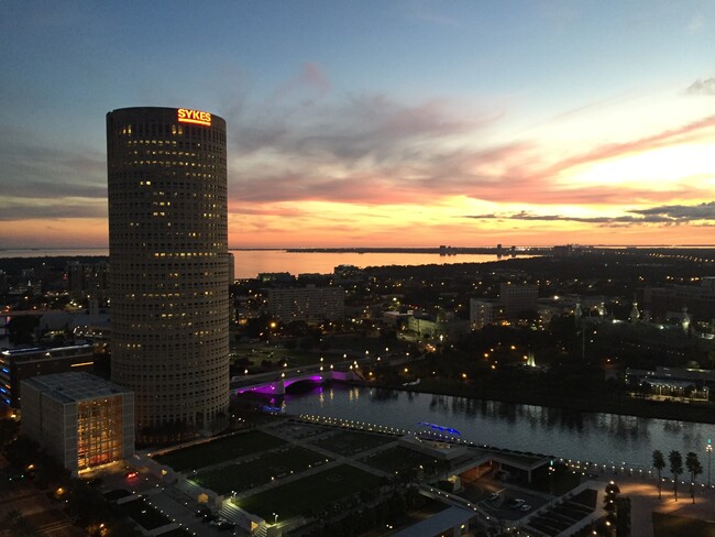 Foto del edificio - 777 N Ashley Dr