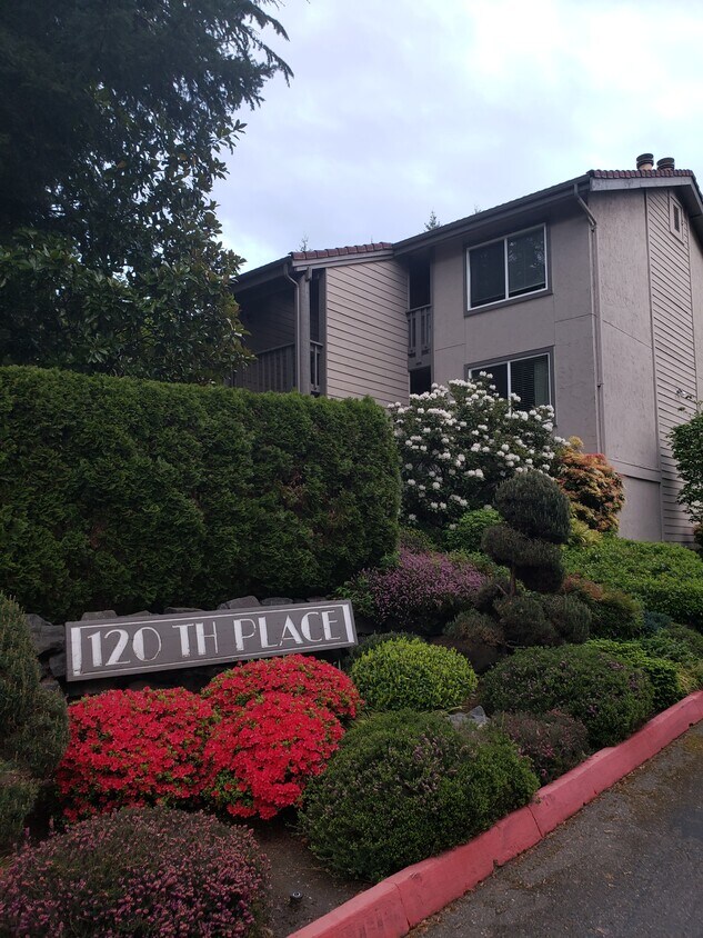 Primary Photo - 12707 NE 120th St