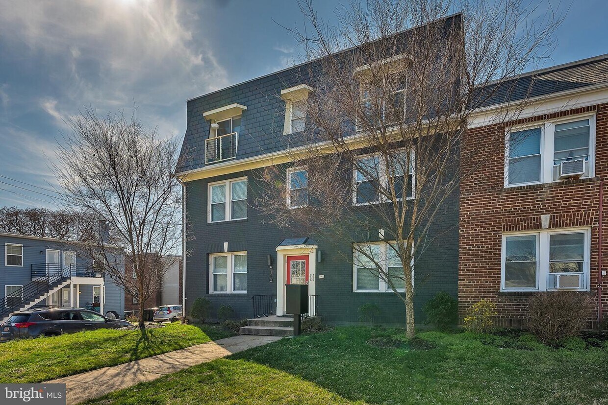 5110 Fort Totten Dr NE Unit 5, Washington, DC 20011 Apartment for