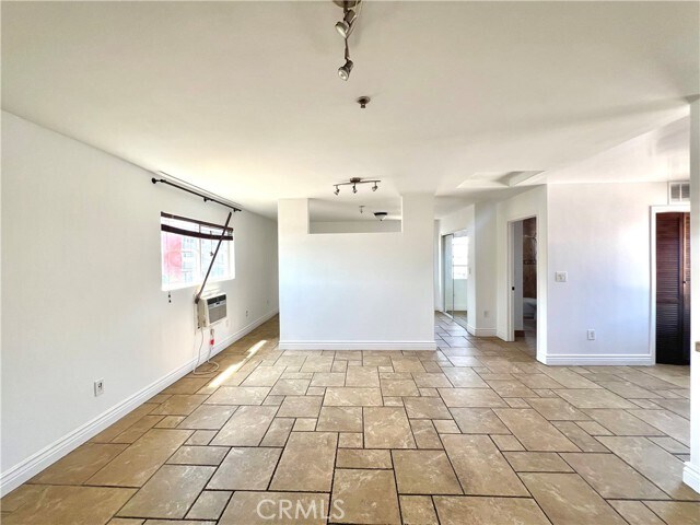 Foto del edificio - 5253 Denny Ave