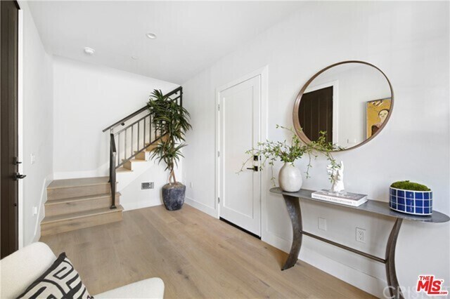 Foto del edificio - 612 1/2 Parkman Ave
