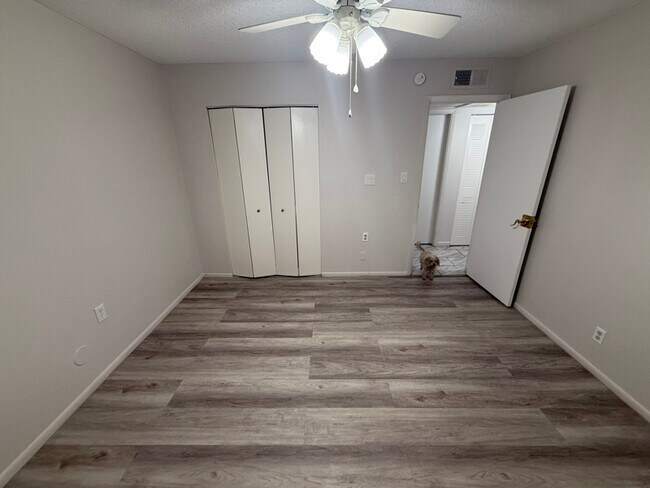 Building Photo - 5905 Fawn Ave