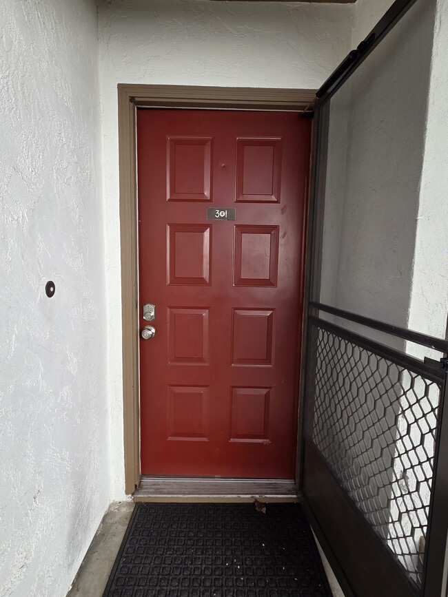 Photo - 2201 Monroe St Apartment