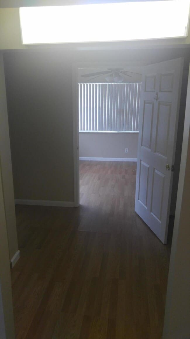 Building Photo - 7112 Pine Manor Dr