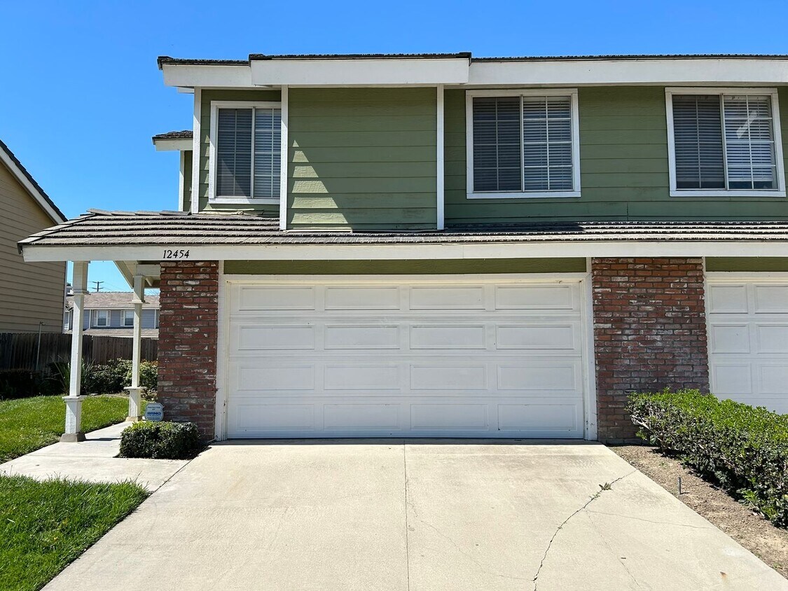 Primary Photo - 12454 N PARK AVE CHINO 91710 (3 BED / 2.5 ...