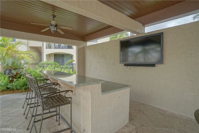 Building Photo - 1 br, 1 bath Apartment - 1032 NW 87th Ave