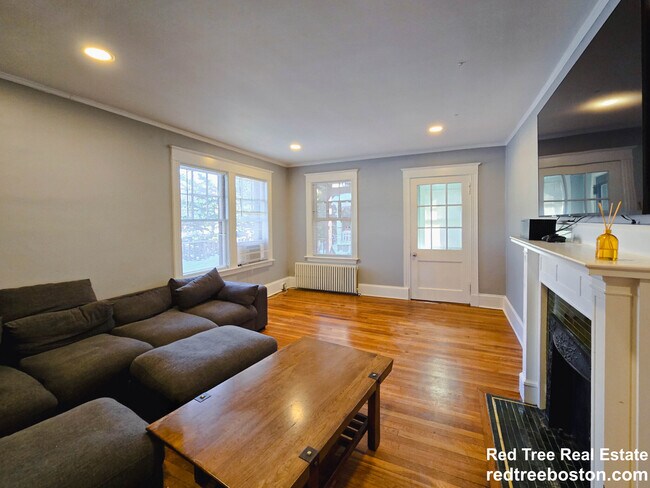 Foto del edificio - 235 Chestnut Hill Ave