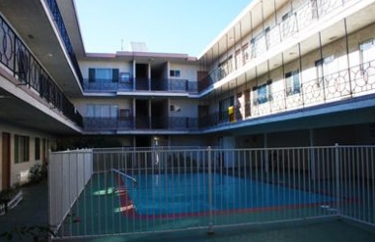 Pool - Jade Apartments