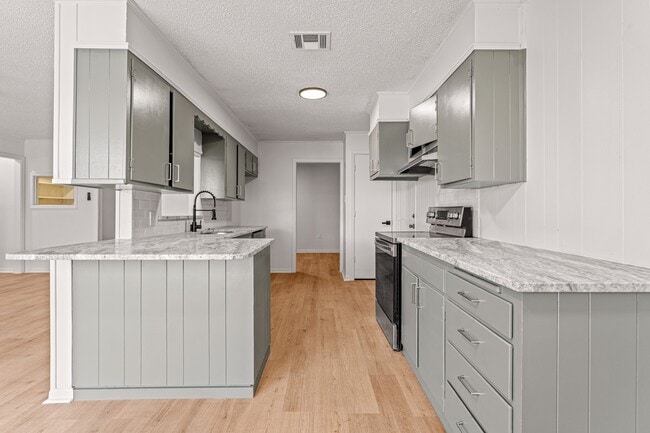 Building Photo - 1301 Harrison Ave