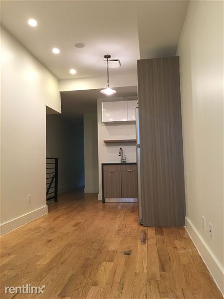 Building Photo - 141 Troutman St