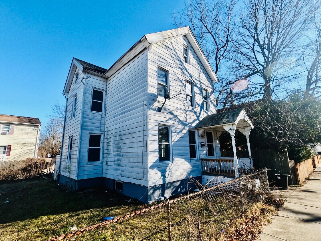 Primary Photo - 97 Admiral St