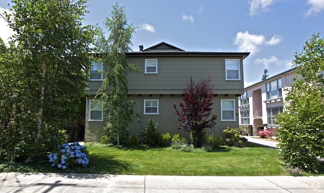 Building Photo - Hillsborough Apartments