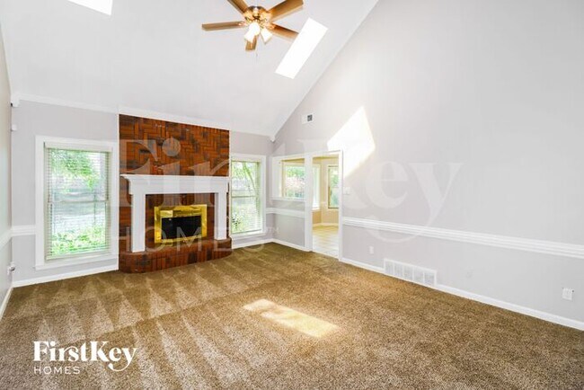 Foto del edificio - 3707 Oak Forest Dr