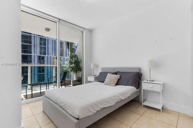 Photo - 185 SW 7th St (Miami, FL) Apartment