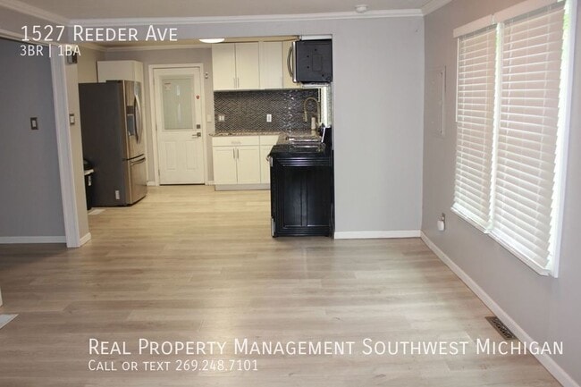 Foto del edificio - 1527 Reeder Ave