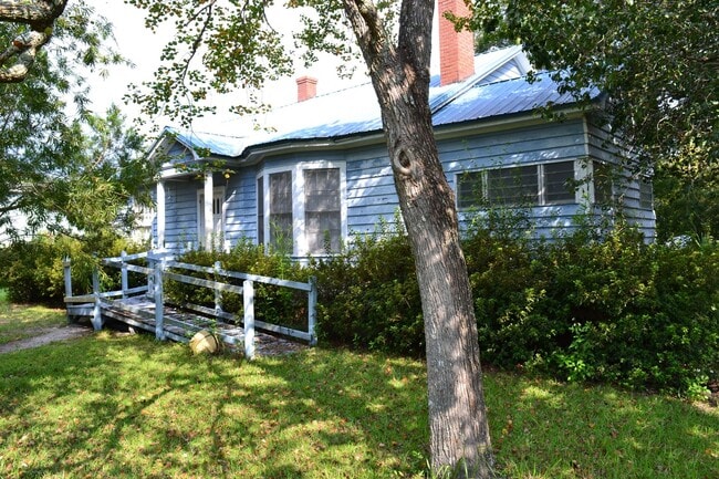 Foto del edificio - 1314 Carswell Ave