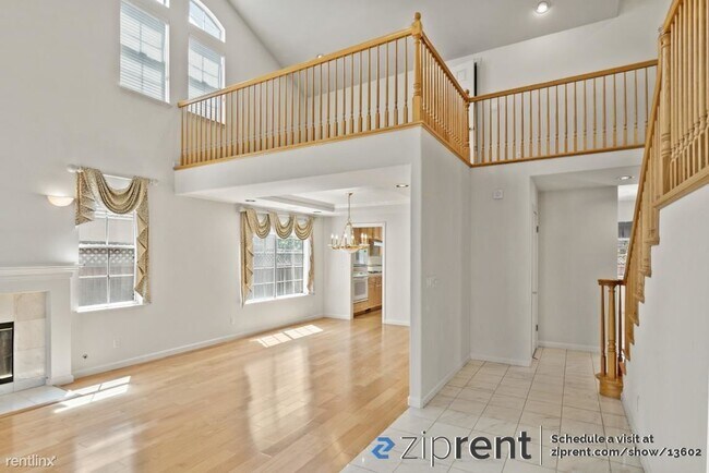 Foto del edificio - 4 br, 3 bath House - 741 Mission Villa Ter...