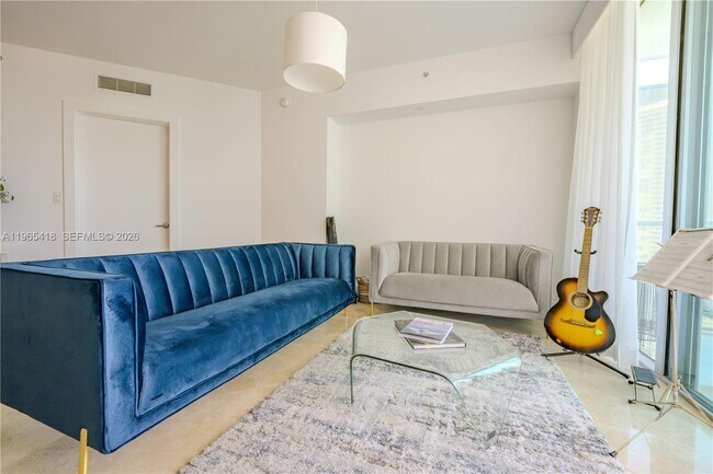 Foto del edificio - 350 S Miami Ave