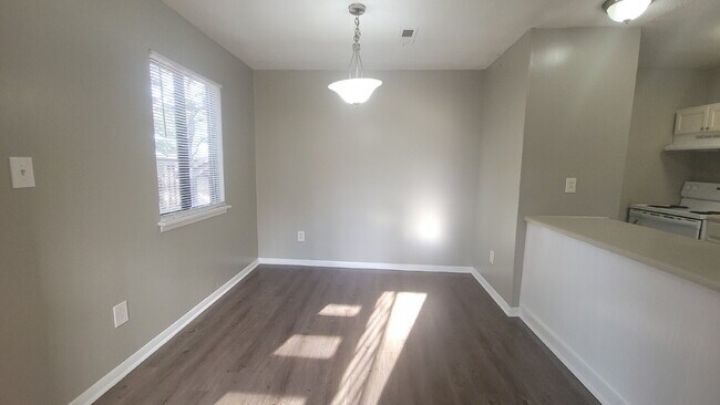 Foto del edificio - 1 month free, Call for details!!! "Cozy 2-Bedroom Retreat with Full Bath in Prime Huntsville Loca...