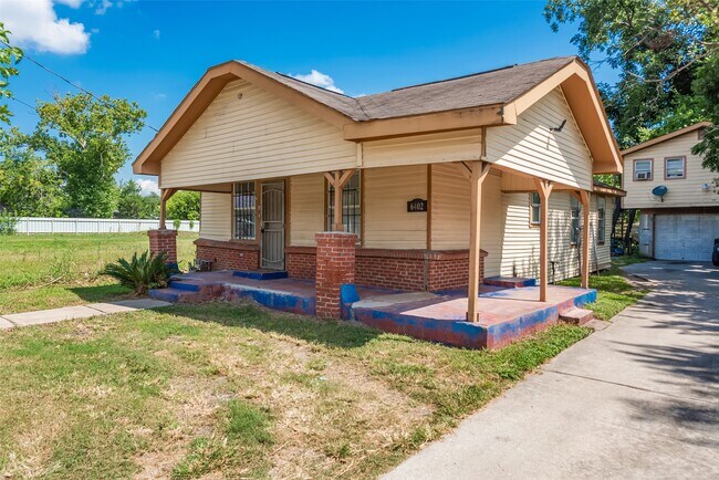 Foto del edificio - 6402 W Montgomery Rd