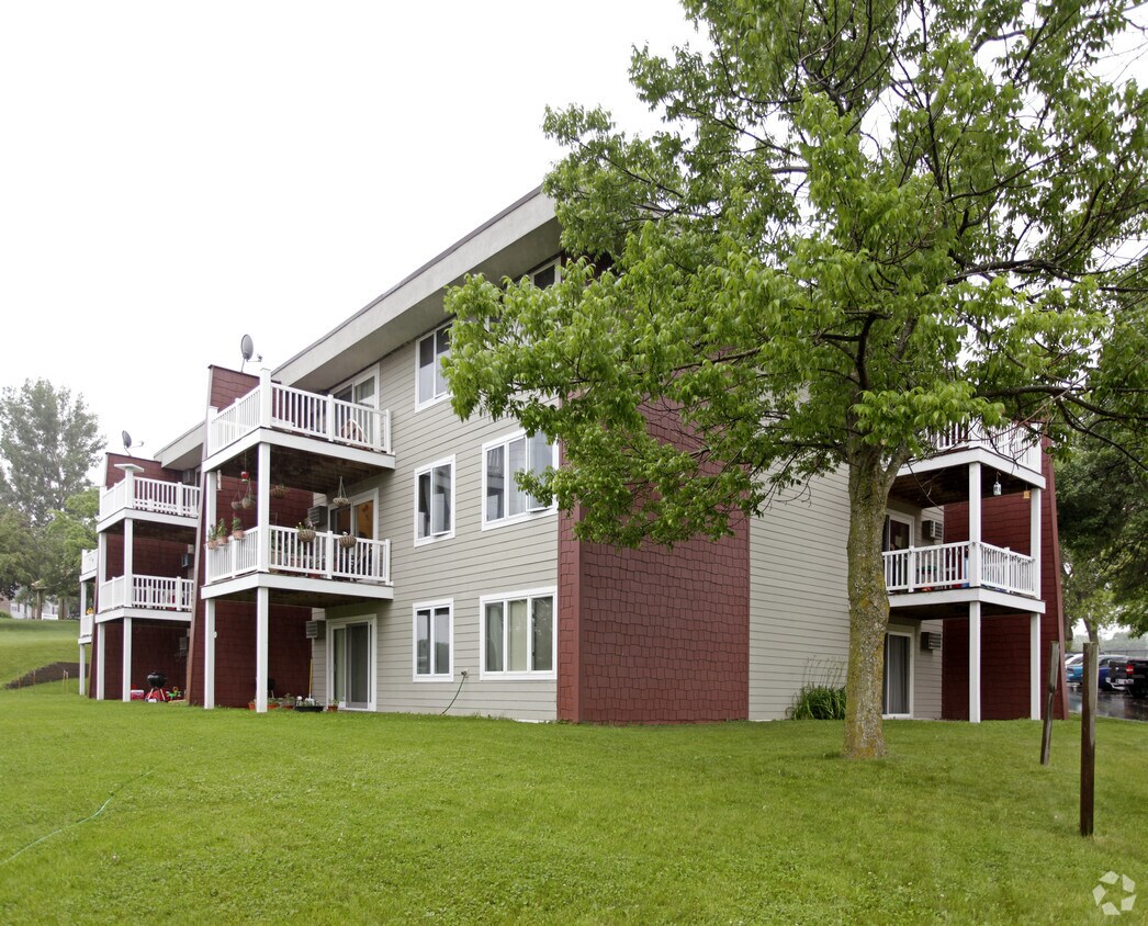 Foto principal - 501 Waconia Pky N