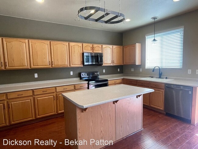 Building Photo - 4 br, 2.5 bath House - 9770 Magellan Ct