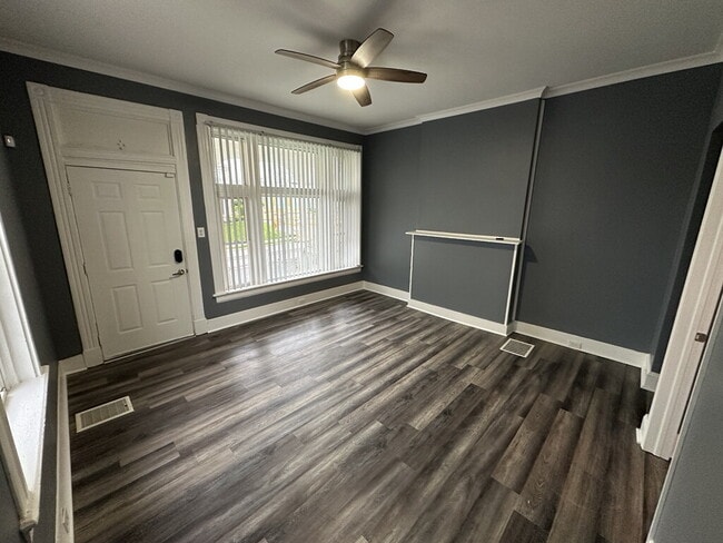 Photo - 3318 Graydon Ave Apt 2 *Fully Renovated 2 BR, 1 BA Apt in Evanston*