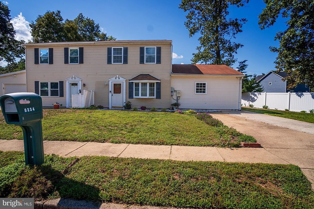 Front of House - 8234 Roanoke Ct