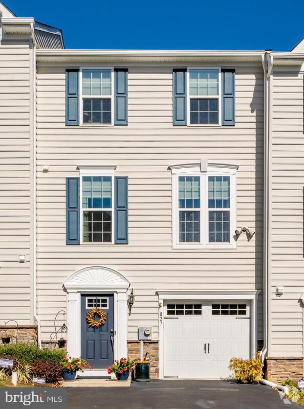 Houses for Rent in Mont Clare PA with a Garage 1 Homes