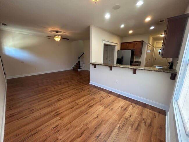Building Photo - 156 Strickland Ave