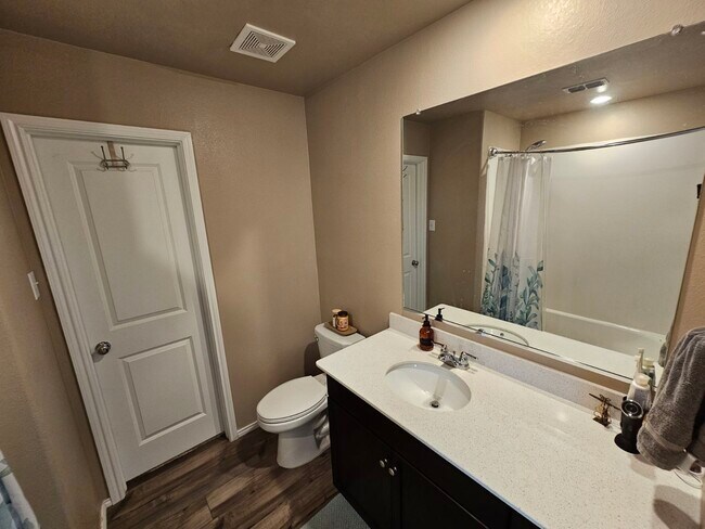 Building Photo - 7308 Jackrabbit Ave