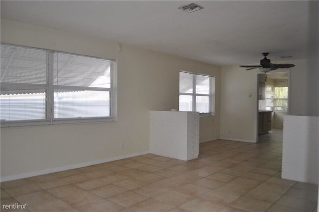 Foto del edificio - 2 br, 2 bath Apartment - 1921 Monroe St