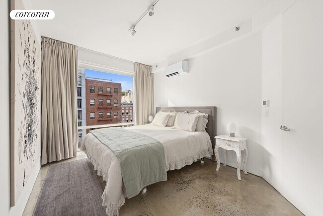 Building Photo - 255 Bowery