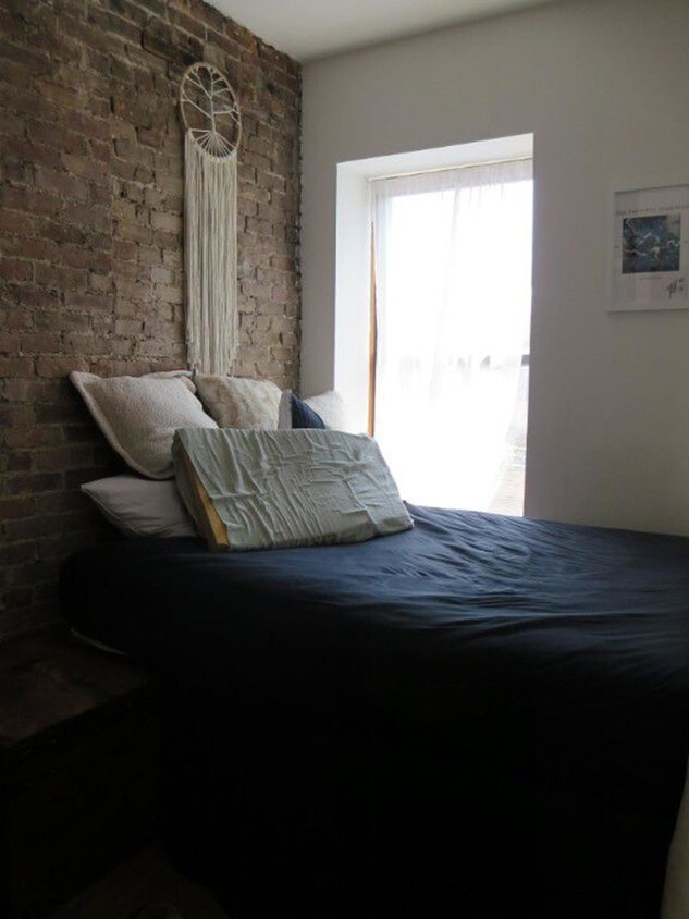 Primary Photo - 63 Carmine Street