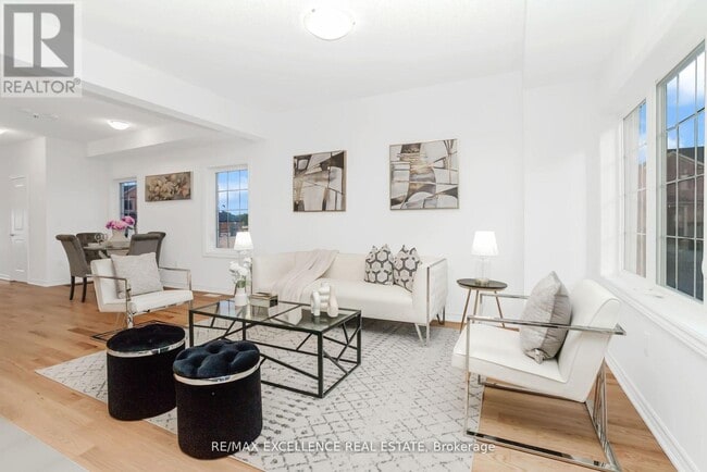 Building Photo - 439 VANDUSEN AVENUE