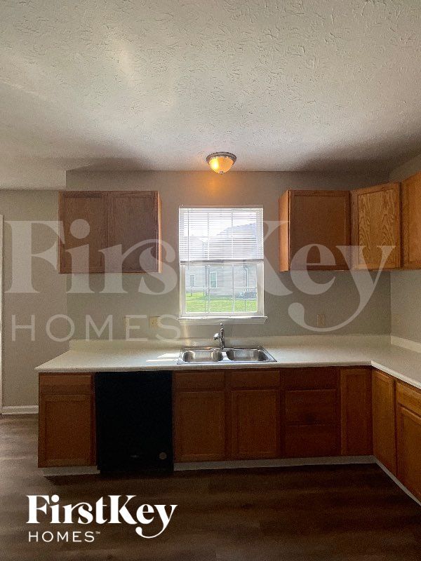 Foto del edificio - 2377 Willowview Dr
